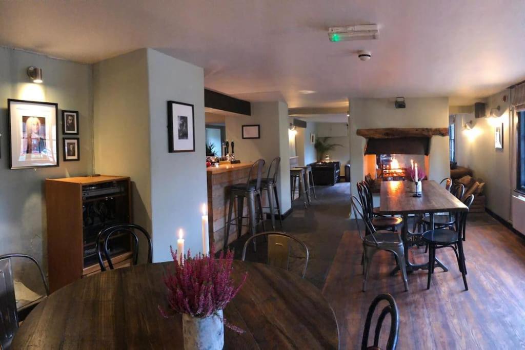 The Dukes Hotel Leighton Buzzard Exterior photo